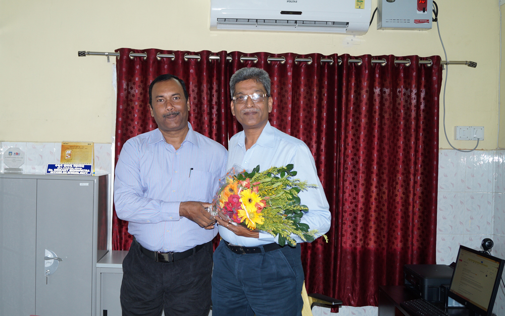 Registrar, OSOU congratulates Dr. Srikant Mohapatra the first VC of Odisha State Open University
